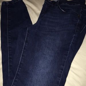 Skinny fit dark jeans